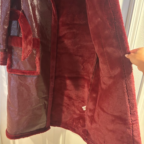 PrettyLittleThing Deep Red Faux Leather Teddy Jacket - Picture 6 of 7